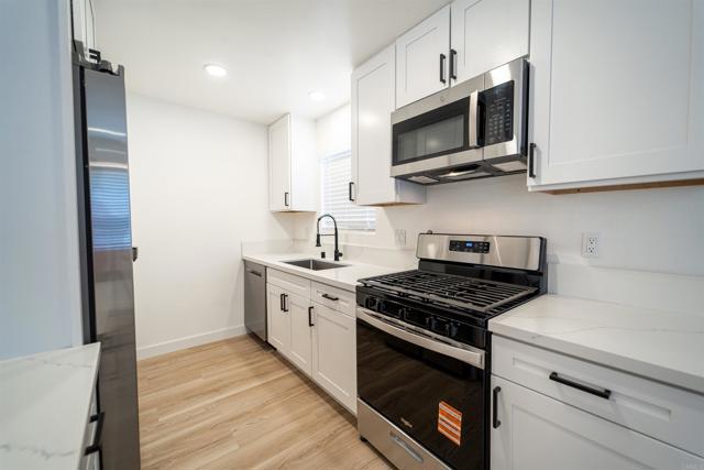 Detail Gallery Image 5 of 17 For 1306 W San Ysidro Bld #D,  San Diego,  CA 92173 - 2 Beds | 1 Baths