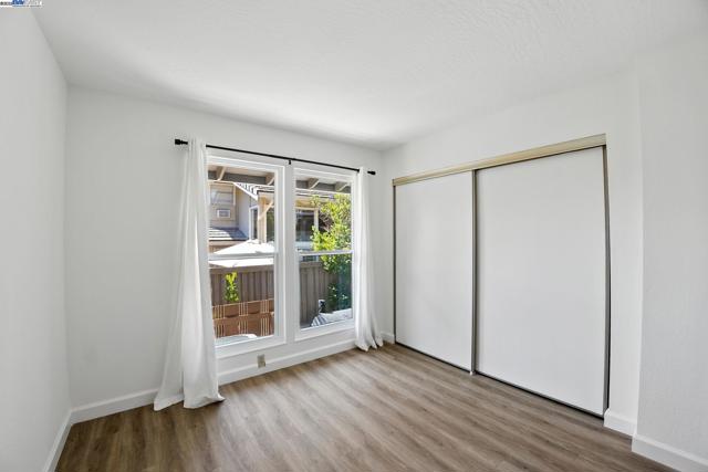 102 Rolling Green Cir, Pleasant Hill CA: https://media.crmls.org/mediaz/3502aeef-d995-4fc5-b3f0-32ccdea25104.jpg