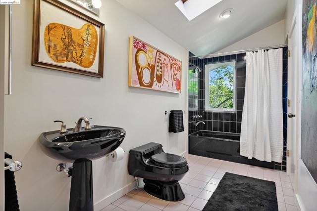 271 Monte Vista Ridge Rd, Orinda, California 94563, 5 Bedrooms Bedrooms, ,4 BathroomsBathrooms,Single Family Residence,For Sale,Monte Vista Ridge Rd,41061753
