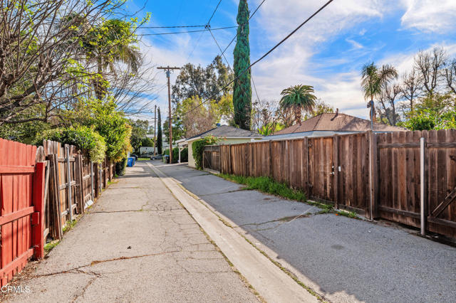 Detail Gallery Image 33 of 35 For 4920 Nagle Ave, Sherman Oaks,  CA 91423 - 3 Beds | 2 Baths
