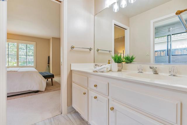 158 Golden Ridge Rd, Alamo CA: https://media.crmls.org/mediaz/35048e54-342f-45e3-bf28-ddbf9b25ed4f.jpg
