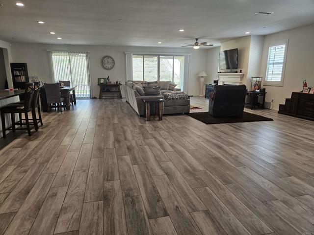 34885 Heartland Lane, Murrieta CA: https://media.crmls.org/mediaz/3504f92c-aabf-45aa-ab45-bbcf99abc4ee.jpg