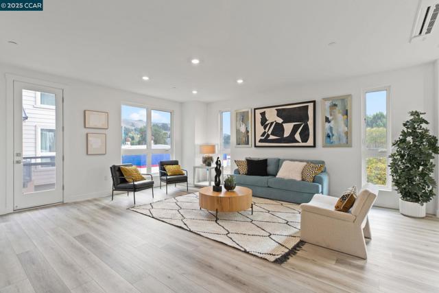 27276 Cosmo Ct, Hayward CA: https://media.crmls.org/mediaz/35055623-c603-4200-bdac-1c3e9bfb3f26.jpg