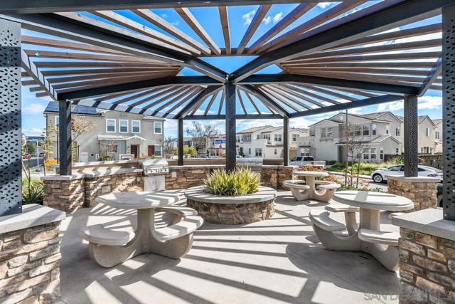 1091 Camino Cantera S, Chula Vista CA: https://media.crmls.org/mediaz/350635be-dde2-4503-be9f-efe5e27d9981.jpg