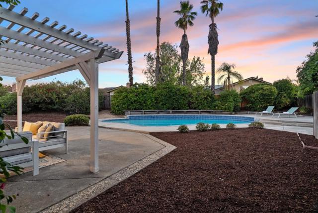 5963 Larabee Court, San Jose CA: https://media.crmls.org/mediaz/35073135-bd65-4494-bdac-25f7d1e76f14.jpg