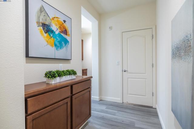 2200 Beech Cir, San Jose CA: https://media.crmls.org/mediaz/35074858-a20d-474f-b2e0-6fe4e2e0d8e3.jpg