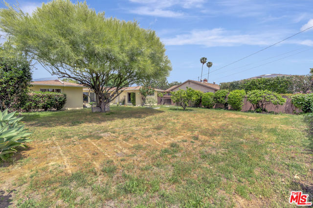 9855 Emperor Avenue, Arcadia CA: https://media.crmls.org/mediaz/35077557-f230-4d1d-93dc-0069ff3ea97c.jpg