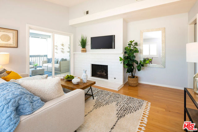 1450 MANHATTAN BEACH Boulevard, Manhattan Beach, California 90266, 2 Bedrooms Bedrooms, ,2 BathroomsBathrooms,Residential,Sold,MANHATTAN BEACH,22138239