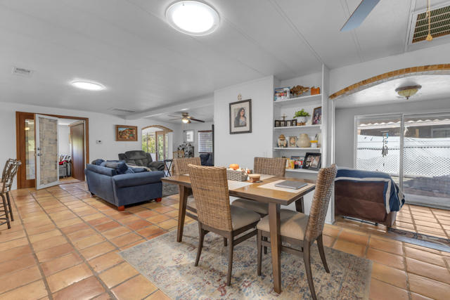 40 Country Club Drive, Palm Desert CA: https://media.crmls.org/mediaz/3508b999-8891-49a7-a01f-b77f9b88d439.jpg