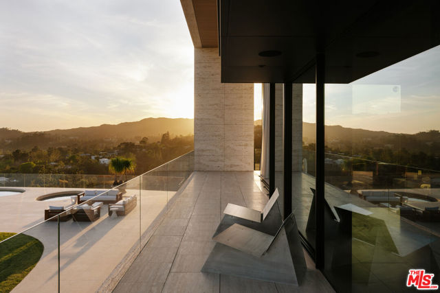 Drew Fenton | 684 Firth Avenue Los Angeles CA | MLS: 7726795