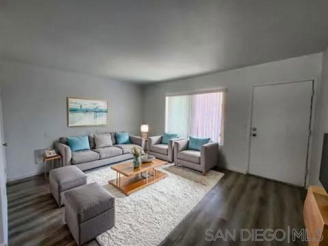 5341 Rex Avenue, Unit 4, San Diego CA: https://media.crmls.org/mediaz/3508d9df-9f38-494d-86bd-e339df6656dc.jpg