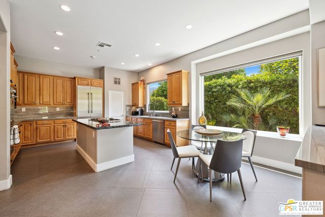 450 E Bogert Trail, Palm Springs CA: https://media.crmls.org/mediaz/3509a840-f7cf-4621-b216-952f0c97e337.jpg