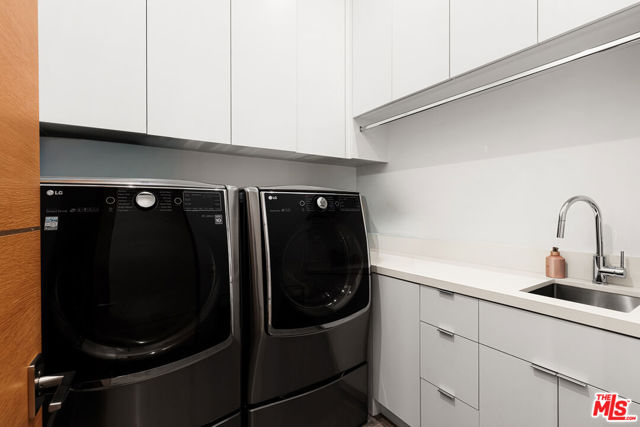 16366 Sloan Drive, Los Angeles CA: https://media.crmls.org/mediaz/3509cbda-7855-4da4-bcea-6486be5b41d7.jpg