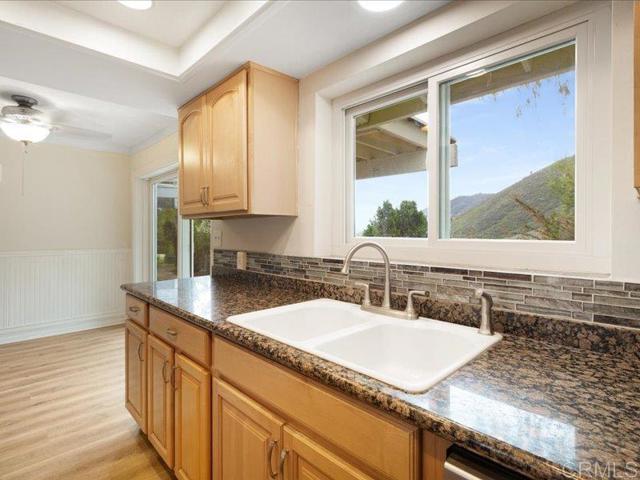 10071 Gomez Creek Road, Fallbrook CA: https://media.crmls.org/mediaz/350a220b-42bf-46d2-ad06-9405825045ce.jpg