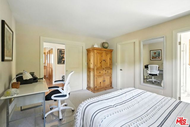 730 Basin Drive, Topanga CA: https://media.crmls.org/mediaz/350ad374-bc0a-4775-a5a5-8c5828e9ece8.jpg