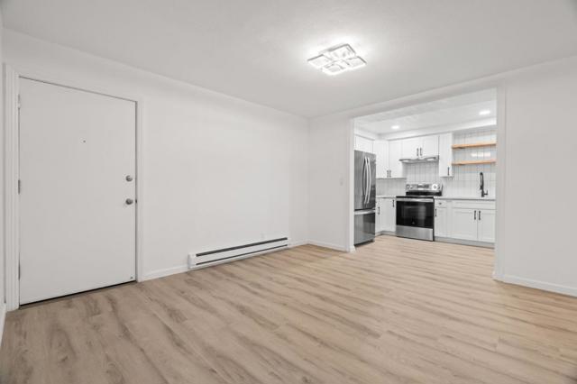 1033 Crestview Drive, Mountain View CA: https://media.crmls.org/mediaz/350b1a43-cff2-49e2-a551-8e2fb138827b.jpg