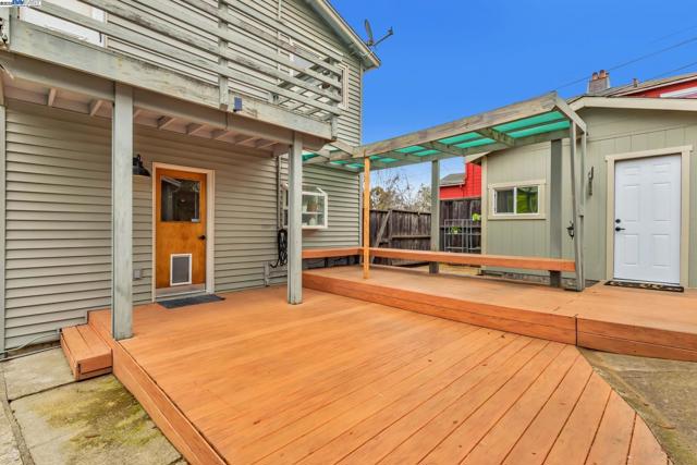 2019 E St, Hayward CA: https://media.crmls.org/mediaz/350bbca7-0faf-4080-b9ab-1e0441b0736a.jpg