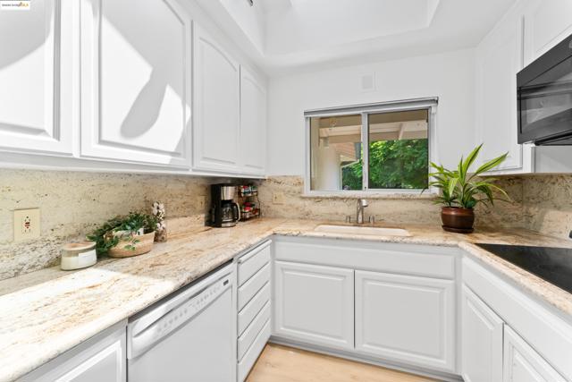 2305 Marlin Court, Pinole CA: https://media.crmls.org/mediaz/350c0313-da7f-46e0-9567-e72fe02241ee.jpg