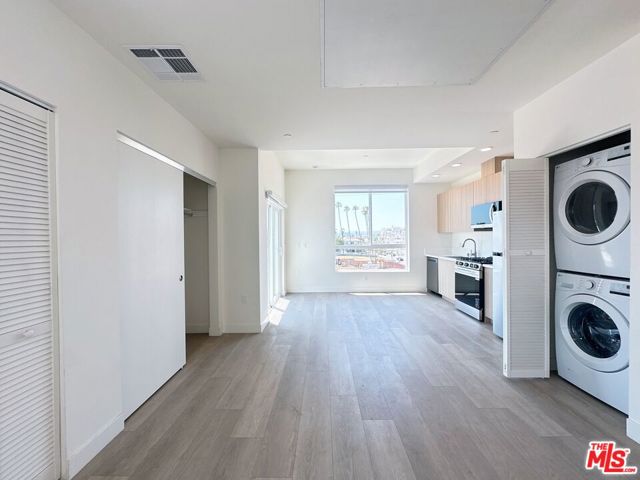 1106 S Kenmore Avenue, Los Angeles CA: https://media.crmls.org/mediaz/350cd358-5493-49b3-a5d4-48c1f81556d6.jpg