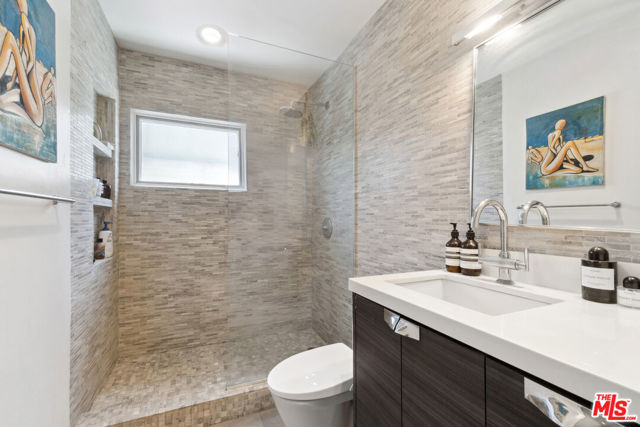 1145 Larrabee Street, West Hollywood CA: https://media.crmls.org/mediaz/350d0509-dada-49e3-9451-a0384233cf72.jpg