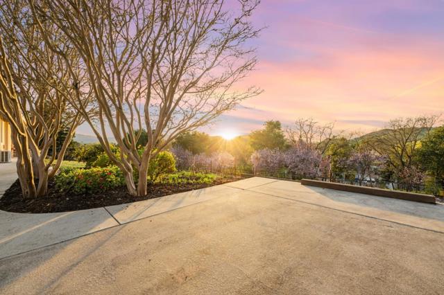 10260 Lucky Court, Gilroy CA: https://media.crmls.org/mediaz/350d0770-81ce-4541-baab-78b855eca7cd.jpg