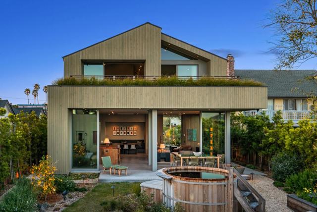 345 Oxford Way, Santa Cruz CA: https://media.crmls.org/mediaz/3510c162-9cfc-4f53-b06e-398cff14ec3e.jpg