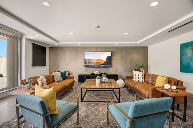 88 E San Fernando Street, San Jose CA: https://media.crmls.org/mediaz/3510f14f-476e-4e95-b8ce-549bd8dfb0a0.jpg