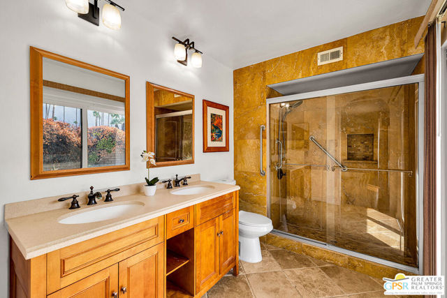 525 W Sunshine Circle, Palm Springs, CA 92264