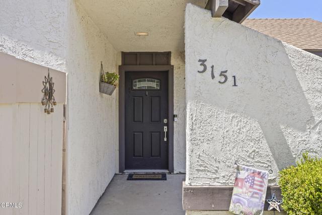 3151 W Hemlock Street, Oxnard CA: https://media.crmls.org/mediaz/35113eee-e1f4-43c3-998a-18ffc652b6b5.jpg