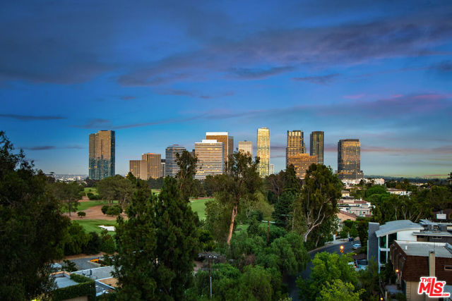 1200 Club View Drive, Los Angeles CA: https://media.crmls.org/mediaz/3511510a-2f06-4ea9-9daa-8a45eb9b66c2.jpg