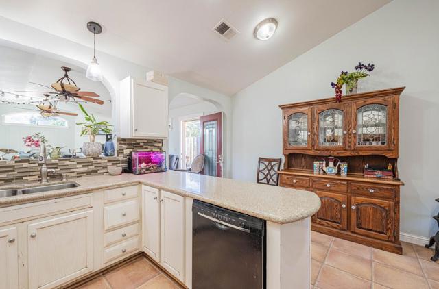 267 Palo Verde Street, Greenfield CA: https://media.crmls.org/mediaz/35121ca1-f1a1-4046-be14-421bc8888ed3.jpg