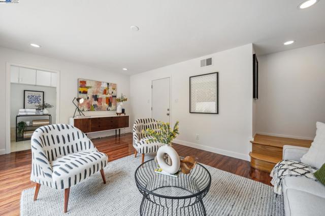 598 CRESTMONT DRIVE, Oakland CA: https://media.crmls.org/mediaz/3512868e-ff63-400e-98c1-10d14c0dc858.jpg