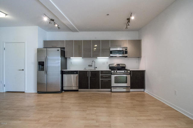 Detail Gallery Image 4 of 29 For 4215 Glencoe Ave #221,  Marina Del Rey,  CA 90292 - 2 Beds | 3 Baths