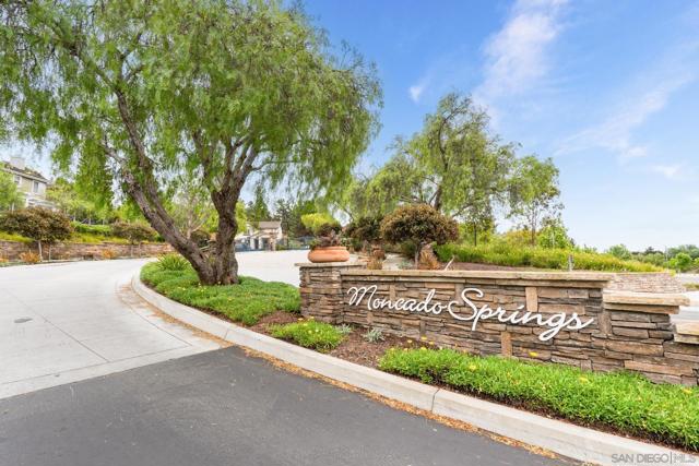 1625 Magnolia Circle, Vista CA: https://media.crmls.org/mediaz/351349cd-f0ef-4434-9345-388b58cf9f50.jpg