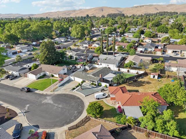 4273 Glazier Court, Concord CA: https://media.crmls.org/mediaz/35135c33-e7d8-48d1-9c7a-00d99f101090.jpg