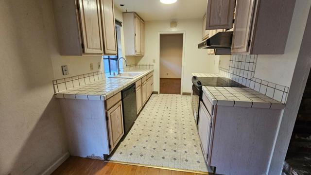 41056 Pajaro Drive, Fremont CA: https://media.crmls.org/mediaz/3514034e-87a1-45fc-a063-0afabfb6257c.jpg