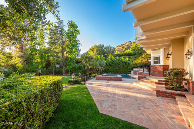 5320 Long Shadow Court, Westlake Village CA: https://media.crmls.org/mediaz/35142518-1a0c-4e91-b349-ef6ab9a1690b.jpg