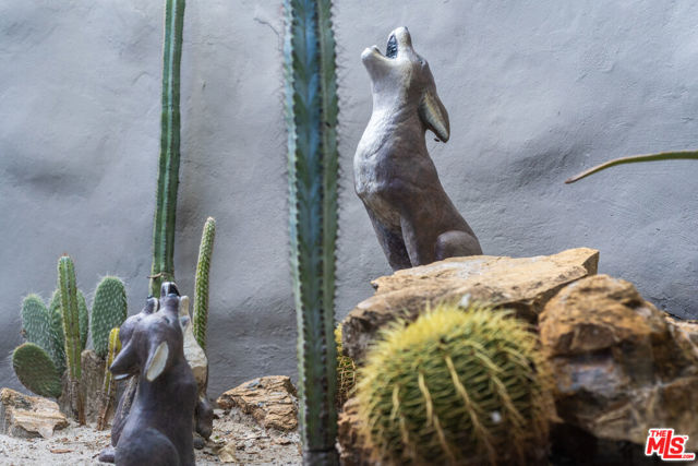 769 Bonita Drive, South Pasadena CA: https://media.crmls.org/mediaz/3514bb11-ca99-4127-bcb1-fc25b8616eee.jpg