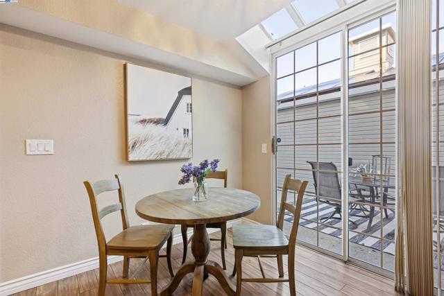 5409 Cameo Ct, Pleasanton CA: https://media.crmls.org/mediaz/3514c3e2-dc74-4cba-8f2d-afe1ce93ef1d.jpg