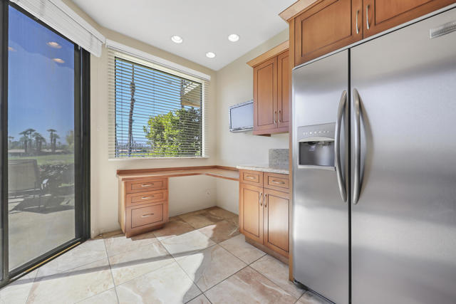 38019 Crocus Lane, Palm Desert CA: https://media.crmls.org/mediaz/351537df-0efb-4ff3-b19b-3123c424f2ee.jpg