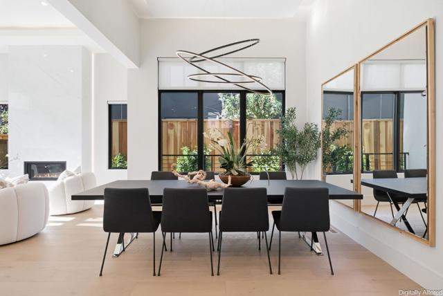 543 Tennyson Avenue, Palo Alto CA: https://media.crmls.org/mediaz/35164388-7768-4ed1-8005-ef8eb81cdefe.jpg