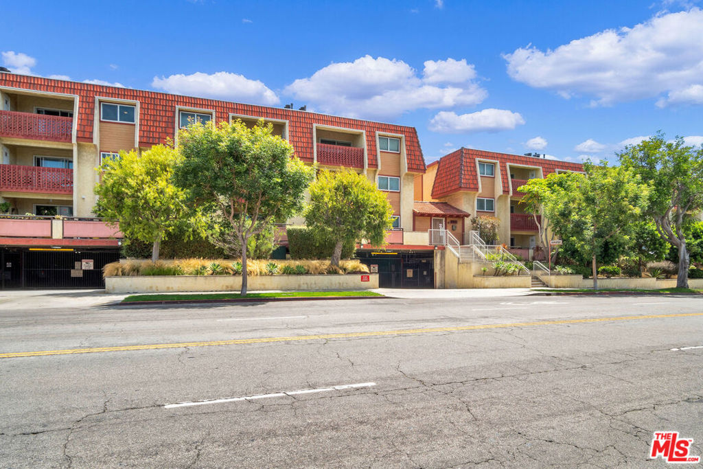 950 Main Street #106