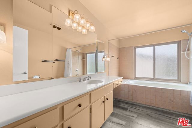 5245 Coldwater Canyon Avenue, Sherman Oaks CA: https://media.crmls.org/mediaz/35169794-46b0-43bf-bcd6-5774696f7ba0.jpg