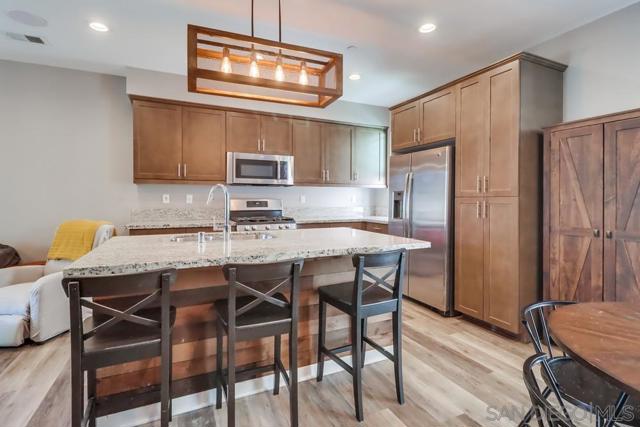 1875 Observation Way, Chula Vista CA: https://media.crmls.org/mediaz/3516f032-e902-46fa-bdda-6157ad19061b.jpg