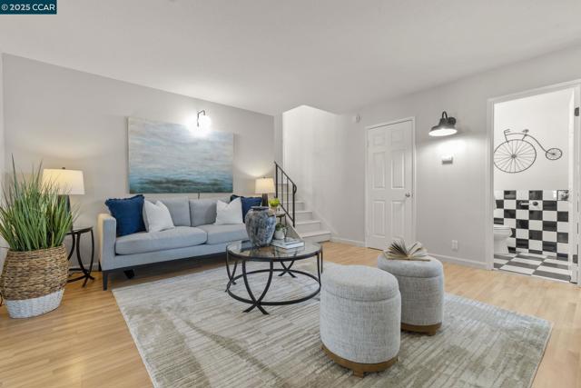 245 Parkview Ter, Vallejo CA: https://media.crmls.org/mediaz/35171ad5-f87f-450d-b21b-fd113c2f12ce.jpg