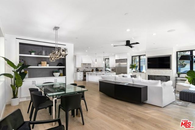 1703 Plaza Del Sur, Newport Beach CA: https://media.crmls.org/mediaz/35175fc0-e0da-47af-a601-0dae10686c56.jpg