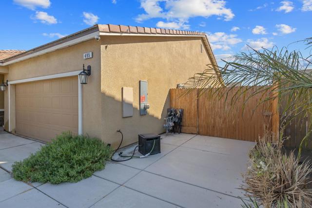 495 Pearl Dr, Lemoore CA: https://media.crmls.org/mediaz/3517c919-f506-4c87-9c37-222309f4f1d8.jpg