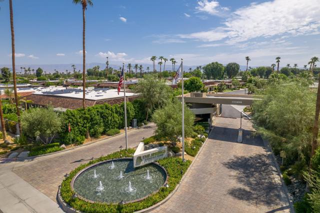 13 Duke Drive, Rancho Mirage CA: https://media.crmls.org/mediaz/35189541-8e7e-4425-a157-f5cc472a2a00.jpg