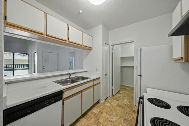 1201 Glen Cove Parkway, Vallejo CA: https://media.crmls.org/mediaz/351956a1-dc7a-44d4-822f-2c91fb9e8ab9.jpg