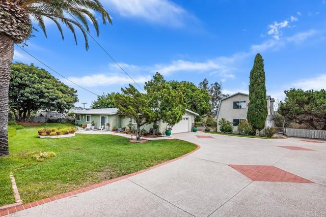 Detail Gallery Image 1 of 10 For 1292 Sunset Dr, Vista,  CA 92081 - 4 Beds | 3 Baths